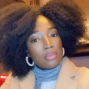 Meet your Posher, Lucy